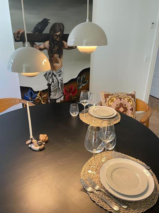 Nyrenoveret Charmerende Lejlighed I Odense C! Daire Dış mekan fotoğraf